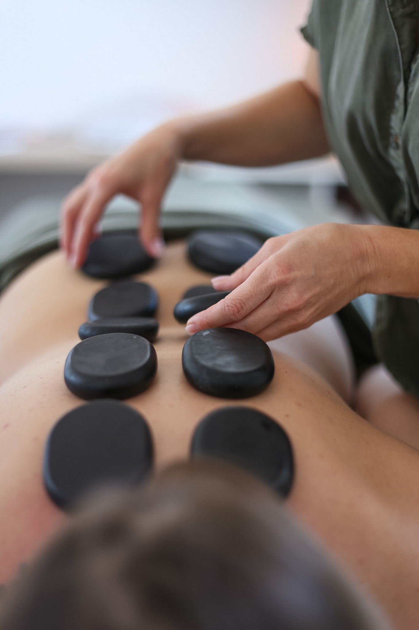 Massage aux pierres chaudes